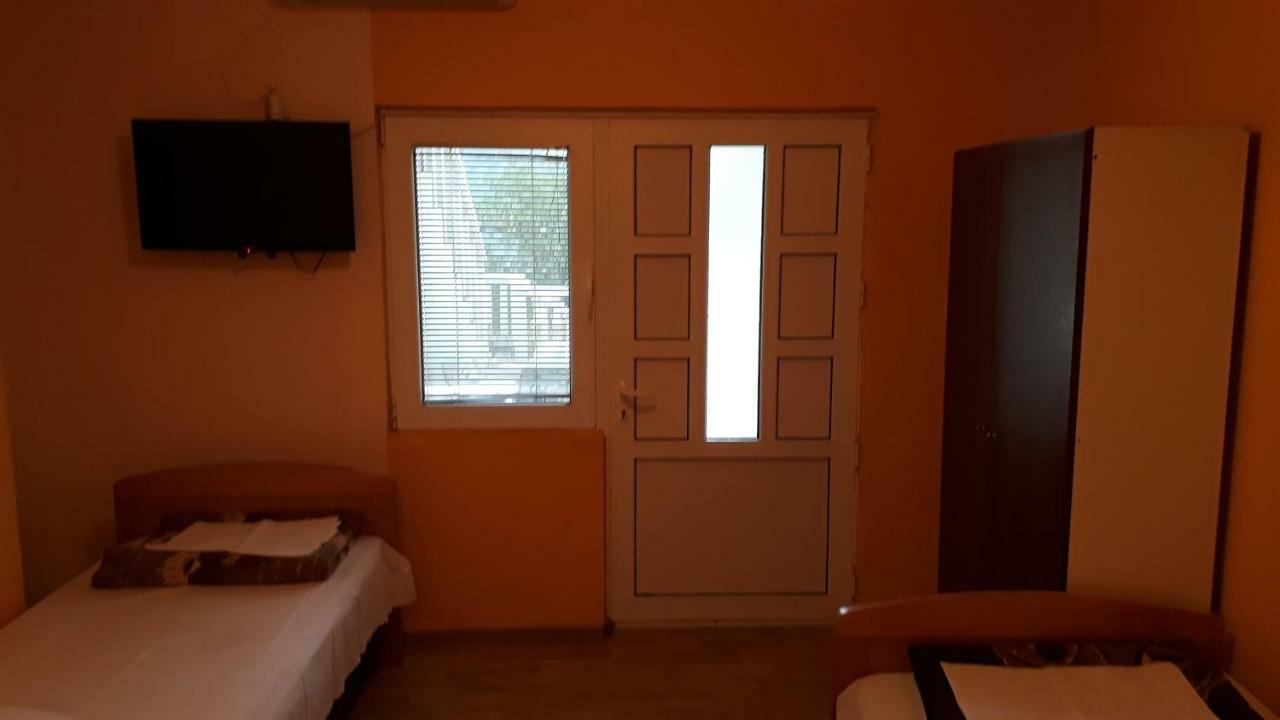 Vila Ruska Prčanj エクステリア 写真